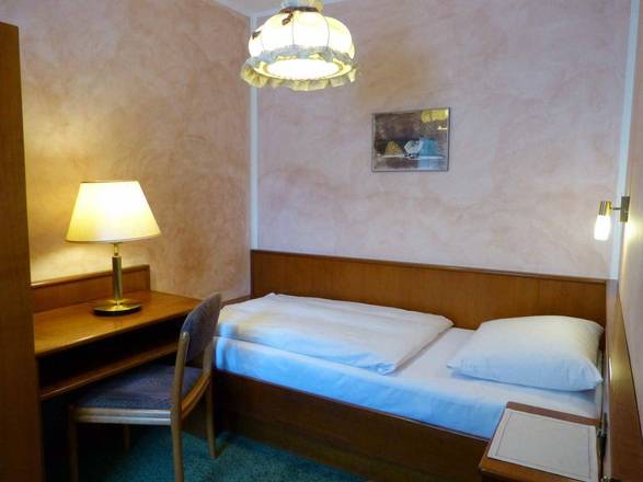 Hotel Wurms, Dusseldorf