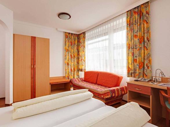 Hotel Zillertal, Innsbruck