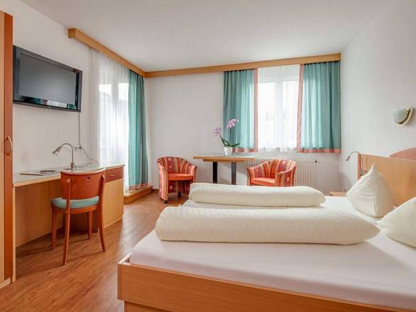 Hotel Zillertal, Innsbruck