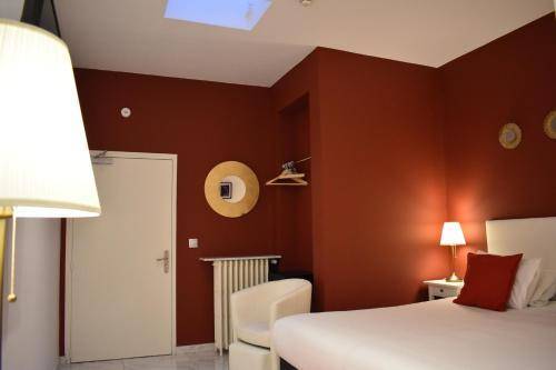 Le Dauphin, Bordeaux