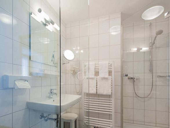 Hotel Zillertal, Innsbruck