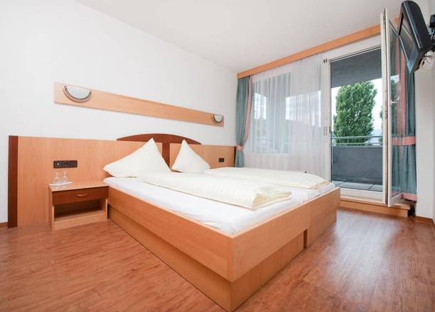 Hotel Zillertal, Innsbruck
