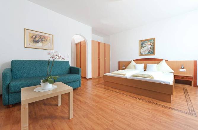 Hotel Zillertal, Innsbruck